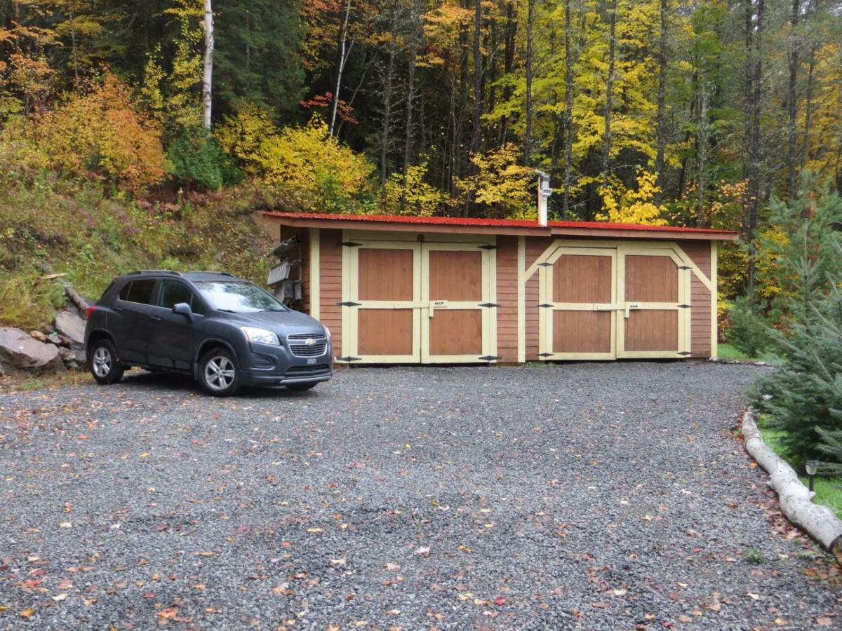 La Maison Sous Les Arbres Saint Roch de Mekinac Exterior foto